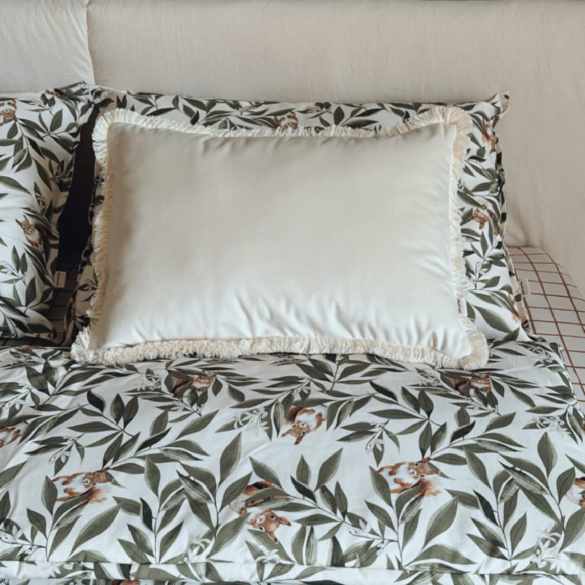 Pillow Delux Woodland Vanilla Cream