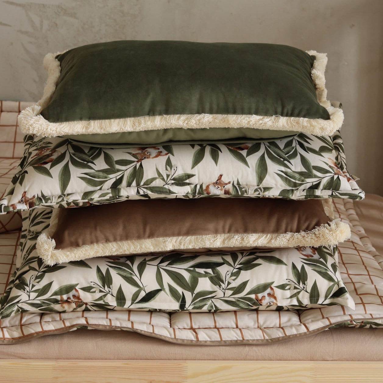 PILLOW DELUX WOODLAND FOREST GREEN